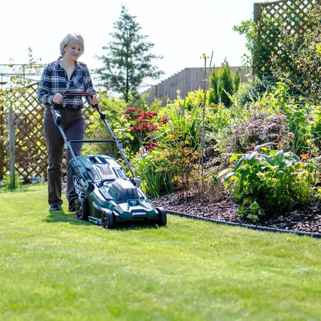 Webb 40V (2 x 20v) 43cm (17") Cordless Rotary Lawnmower (2 x 4AH Battery & Charger) - image 3